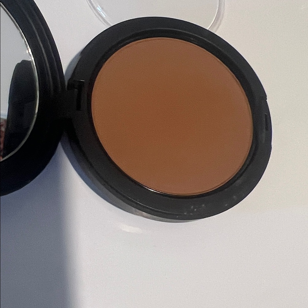 MAC Studio Fix Powder Plus Foundation NW50 - Picture 6 of 6